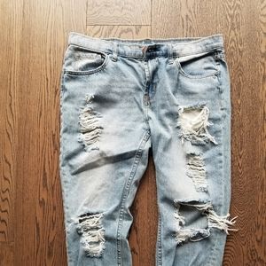 Distressed BDG Jeans - Boyfriend fit